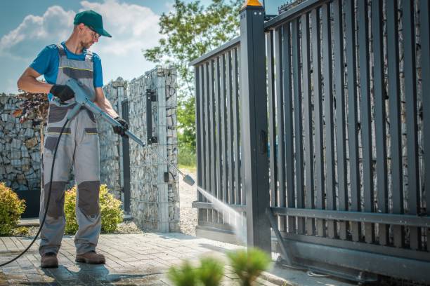 Best Animal Enclosure Cleaning  in Desert Edge, CA